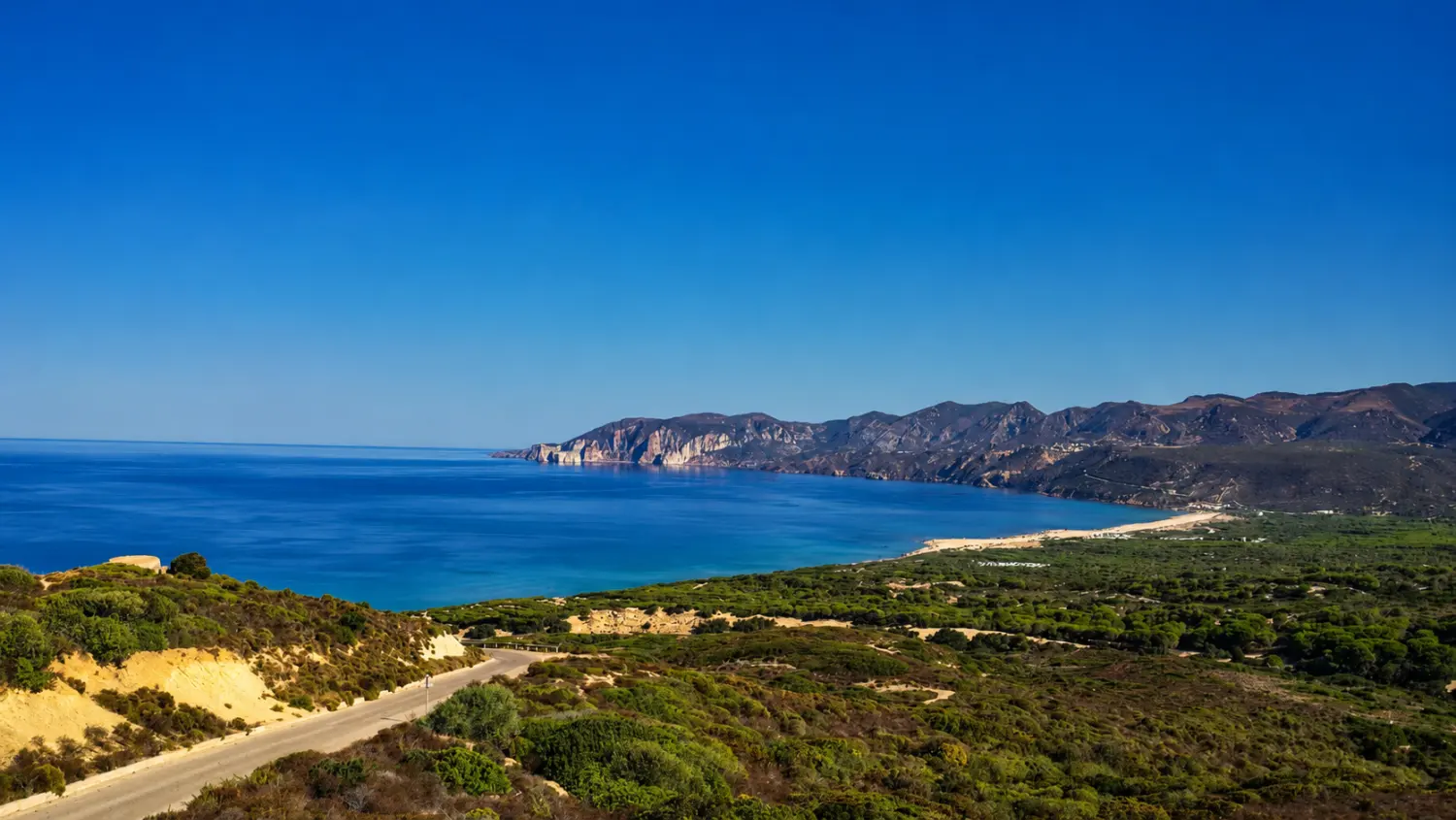 Panorama della costa orientale sarda vicino al Golfo di Orosei